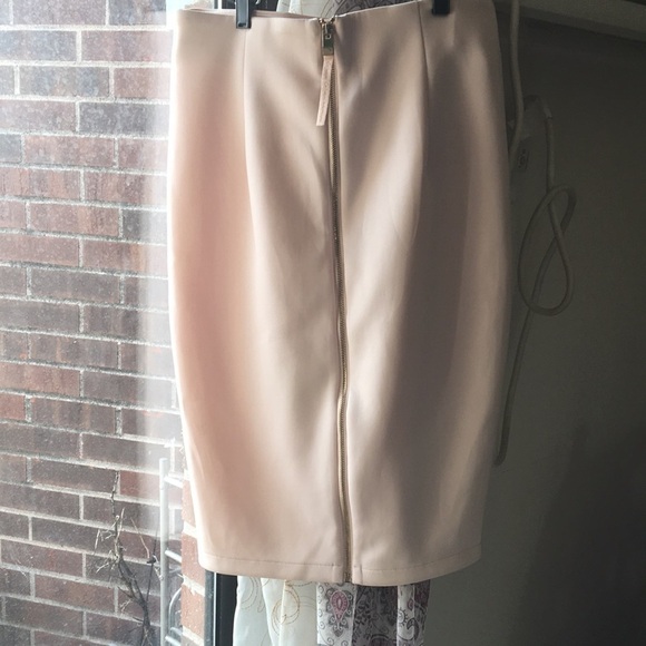 Catherine MaLanDrino light pink skirt​​ - Picture 2 of 8